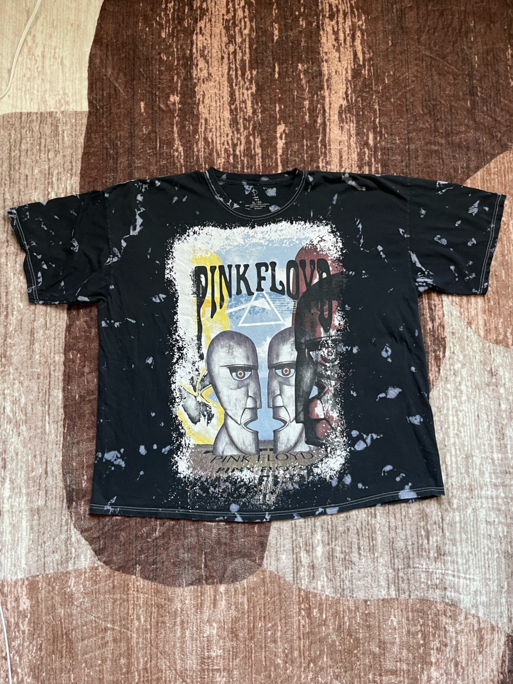 Pink Floyd graphic tee with white splatter effect